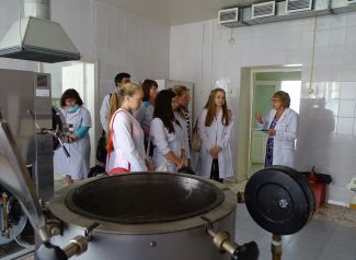 Экскурсия студентов в лабораторию
