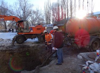 Устранение порыва на водоводе по проспекту Мира, 4